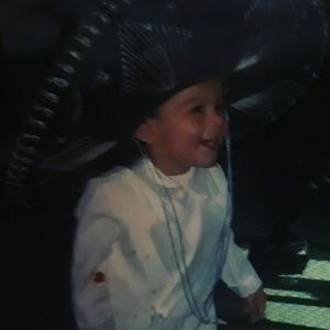 Meet your Posher, Santos